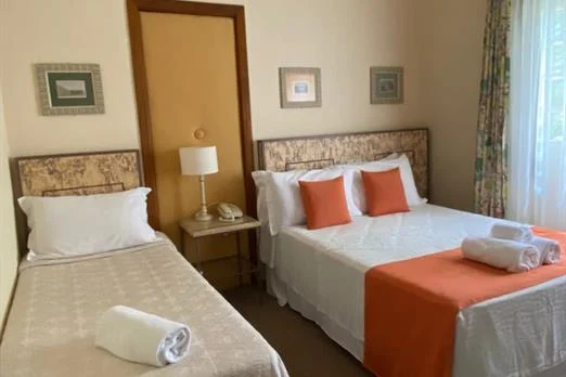 Standard Triplo Casal - Hotel Pousada Le Chateau